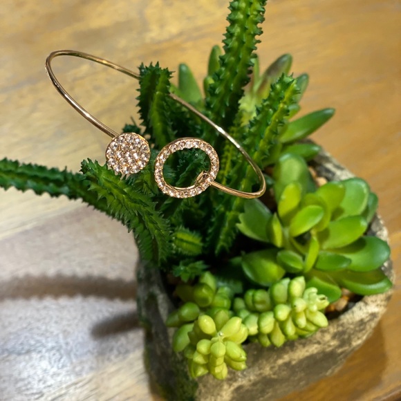 Delicate Bracelets - Picture 5 of 13